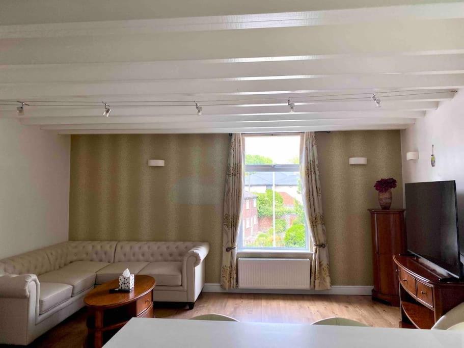 Contemporary Duplex - Private Patio & Parking Διαμέρισμα Στόκπορτ Εξωτερικό φωτογραφία